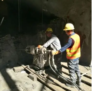 朝阳水下抗分散灌浆料特点 水下不分散注浆料介绍